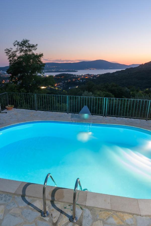 Sunset Holiday Home ティヴァト エクステリア 写真